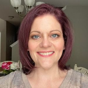 Meet your Posher, Carrie